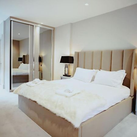 3-Story Townhouse - Sleeps 8 Appartement Leeds  Buitenkant foto