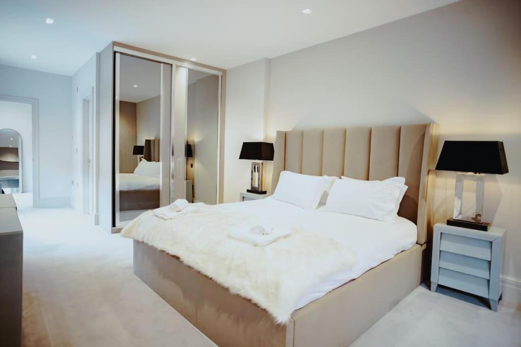 3-Story Townhouse - Sleeps 8 Appartement Leeds  Buitenkant foto
