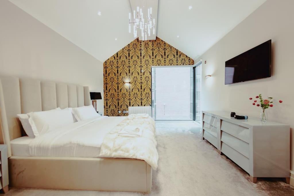 3-Story Townhouse - Sleeps 8 Appartement Leeds  Buitenkant foto