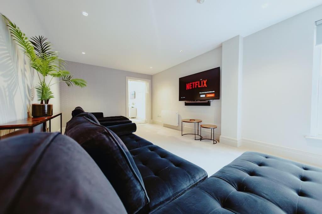 3-Story Townhouse - Sleeps 8 Appartement Leeds  Buitenkant foto