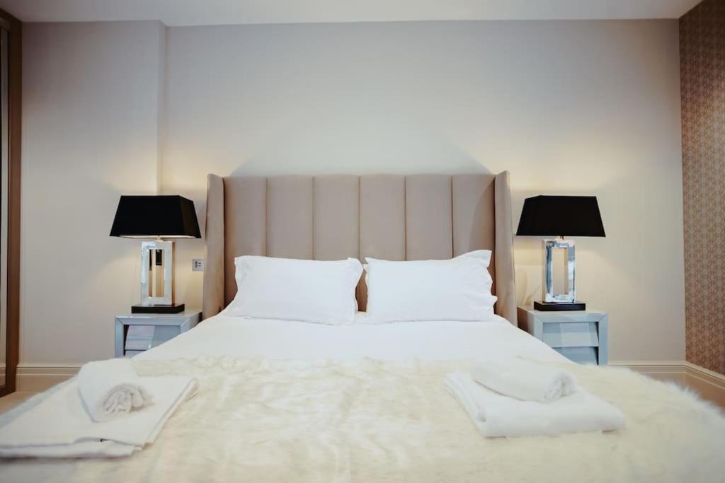 3-Story Townhouse - Sleeps 8 Appartement Leeds  Buitenkant foto